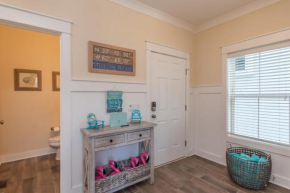 (118) 4 Bedroom Beach House, Private Heated Pool, Short walk to the Beach